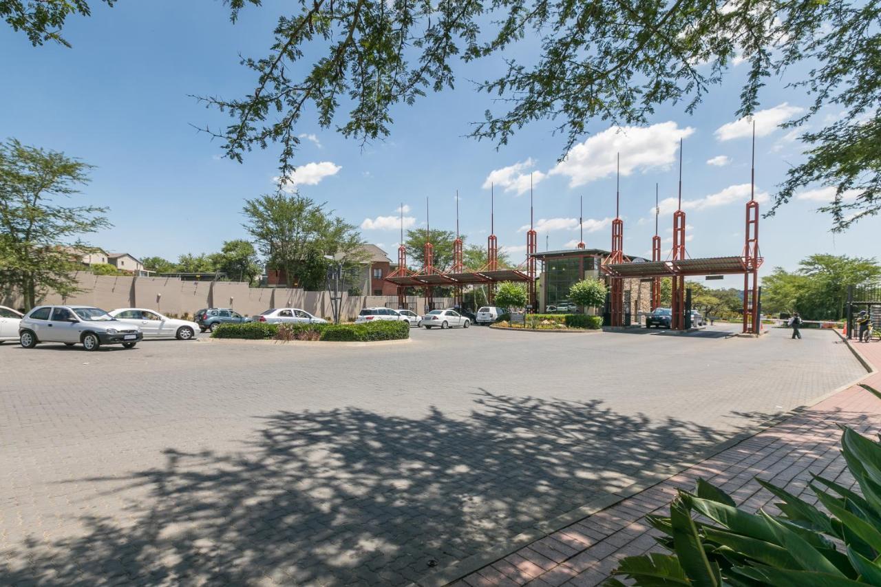 Modern Apartment In A Secure Golf Estate.Wifi روديبورت المظهر الخارجي الصورة